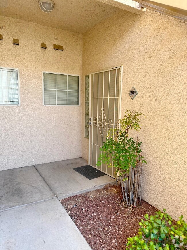 Building Photo - 7400 W Flamingo Rd Rental