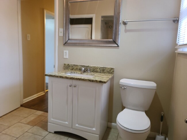 Photo - 2539 Hillsboro Ave