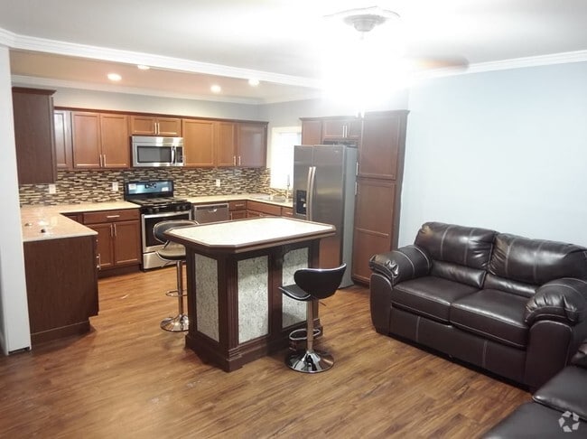 Building Photo - 304 Maple St Unit 1 Rental