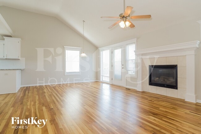 Photo - 728 Corrington Dr