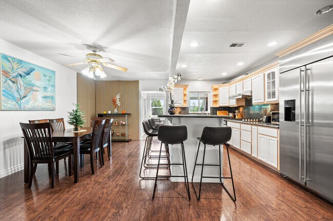 Photo - 1250 Stratford Ln