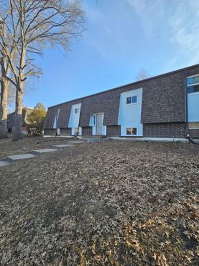 Building Photo - 711 N 70th St Unit A