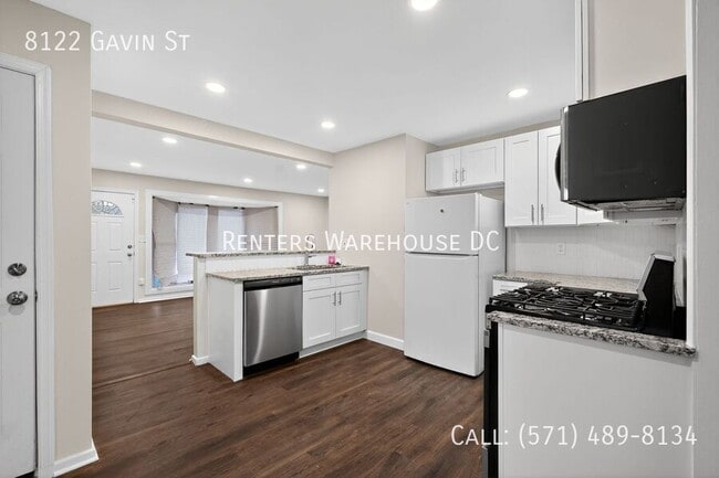 Photo - 8122 Gavin St