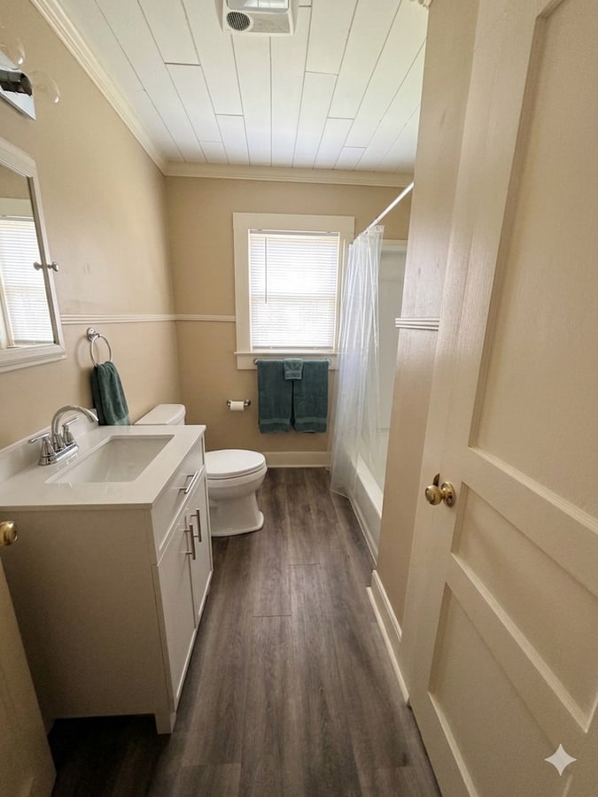 Photo - 205 Cirus St