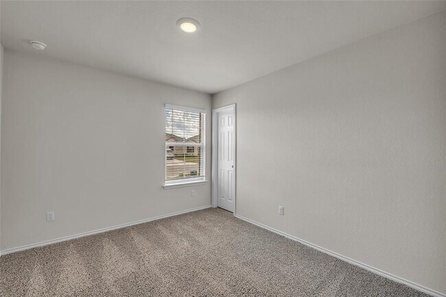 Photo - 144 Willers Rd