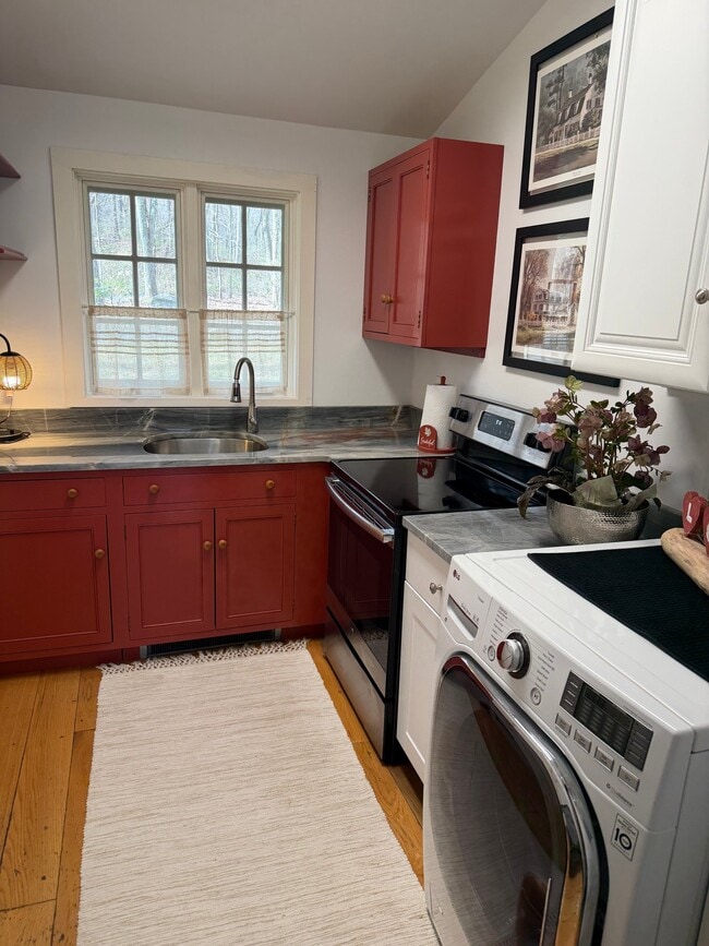 Photo - 300 Chestnut Hill Rd