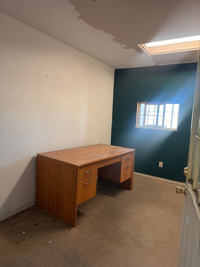 Photo - 412 Bastille Dr Unit Benchmark Storage