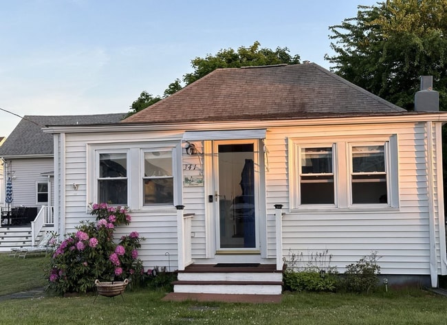 Photo - 341 Shawomet Ave