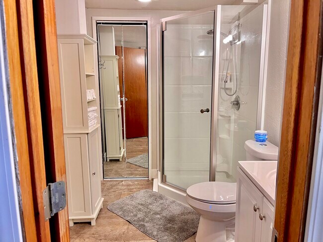 Bathroom - 1620 Fairview Ave Unit 2