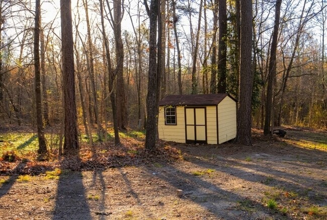 Photo - -- ACT FAST!  HUGE 4 BEDROOM 2.5 BATH GLEN ALLEN HOME --