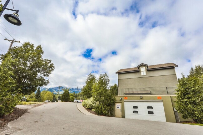 Photo - 1639 McDonald Ave Unit SI ID1466402P