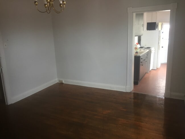 Photo - 25 S Locust St