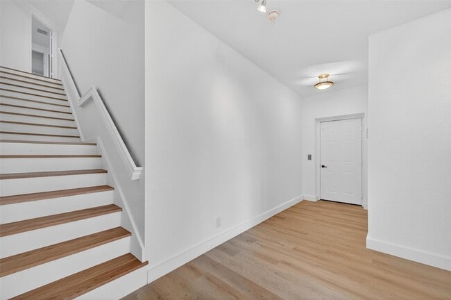 Photo - 2678 Center Ct Dr