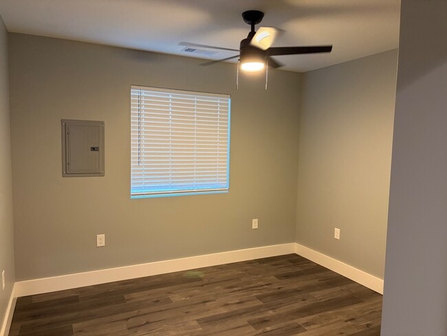 Photo - 3113 Walnut Ave