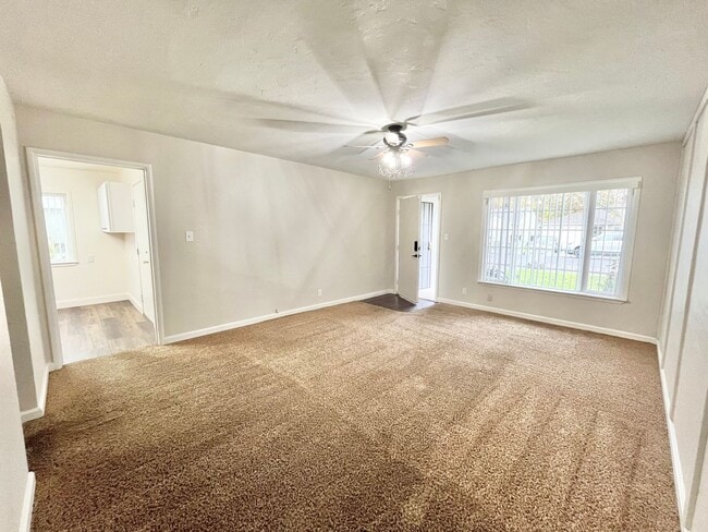 Photo - 1803-1805 Madrone Avenue Unidad 1805