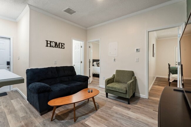 Photo - 1019 W Rowan St Unidad 2 newly renovated
