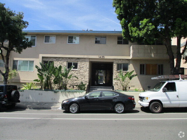 Building Photo - 1435 N Fairfax Ave Unit 4 Rental