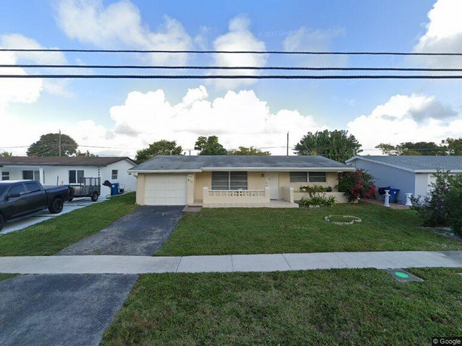 Building Photo - 9111 NW 25th Ct