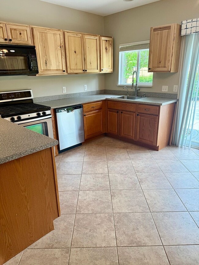 Photo - 741 Oswego Rd