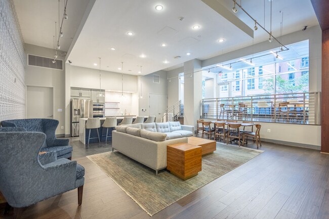 Stunning 1 BR+ Den/2 BA Condo in Navy Yard! - Stunning 1 BR+ Den/2 BA Condo in Navy Yard!