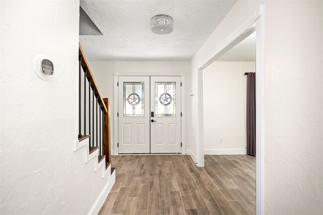 Photo - 560 Landfall Ln