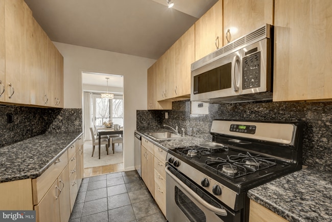 Photo - 4201 Cathedral Ave NW Unidad 321W