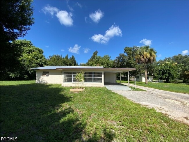 Building Photo - 7906 Suncoast Dr