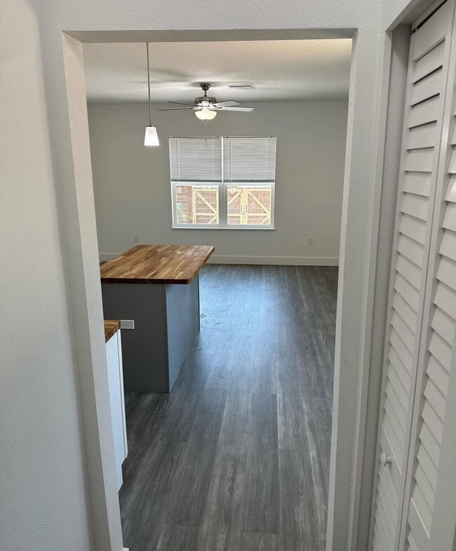 Photo - 701 E Ellicott St Unidad Detached