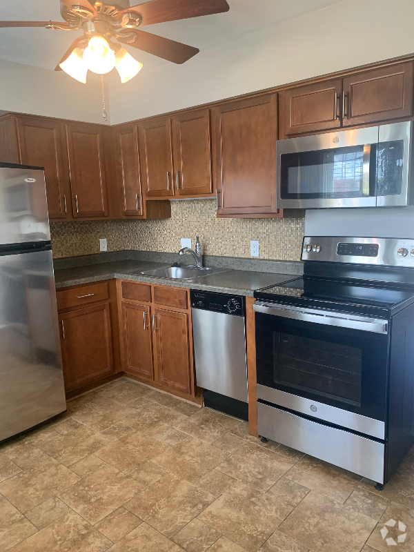Building Photo - 3480 S 84th St Unit 4 Rental