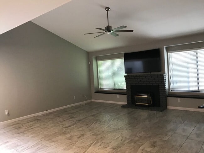 Photo - Spacious and Ready to Enjoy in Green Brier! A gated community.