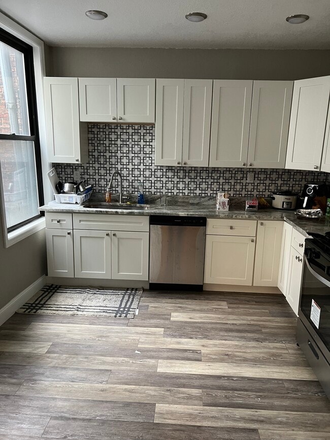 Photo - 1118 E Carson St