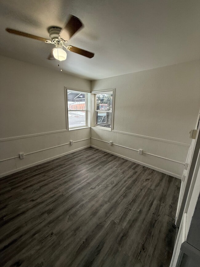 Photo - 1623 E Lincolnway Unit 9