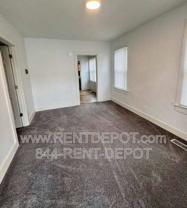 Photo - 32 W Tennessee St