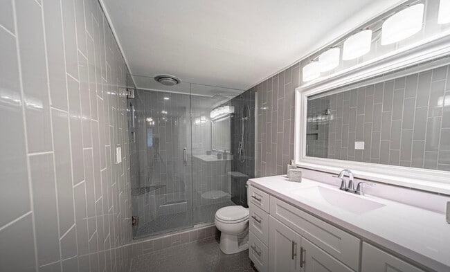 Photo - Knoxville 37920 - 2 bedroom with loft, 3 bath home in Cherokee Trail - Contact Adam Joachim 352-2...