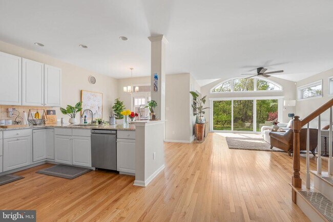 Photo - 200 Victoria Ct