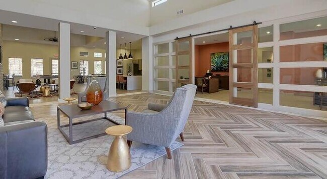 Photo - 27595 I-10 Unidad b3