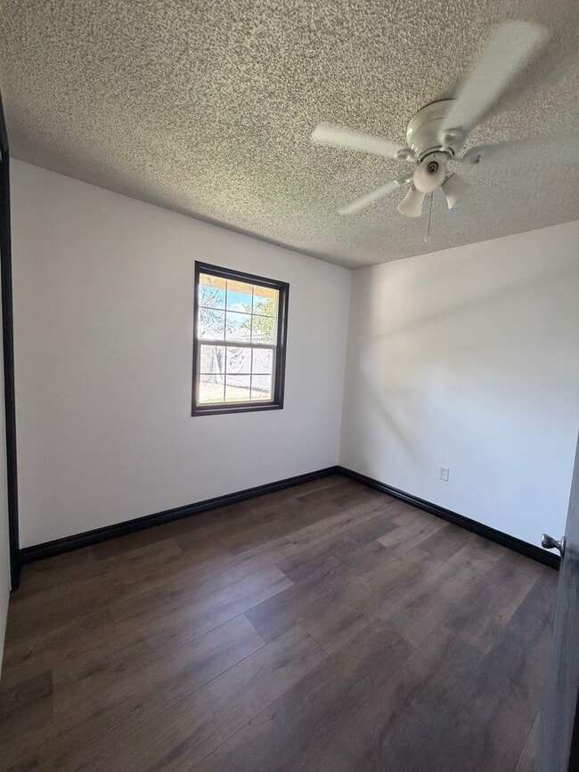 Photo - Belmont Unit 556