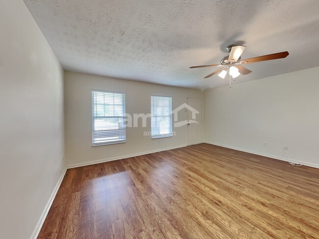 Photo - 108 Sophie Dr