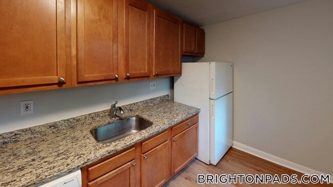 69 Chiswick Rd Unit 2