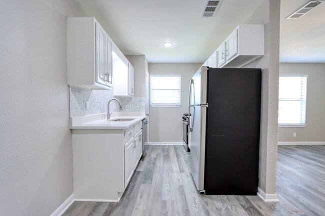 Photo - 2013 Interurban Blvd