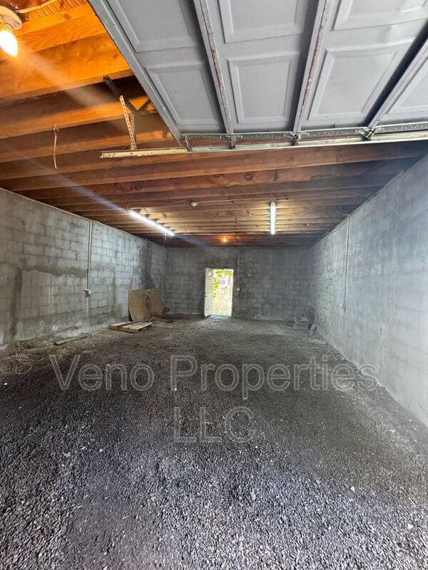 Photo - 402 Hamilton St