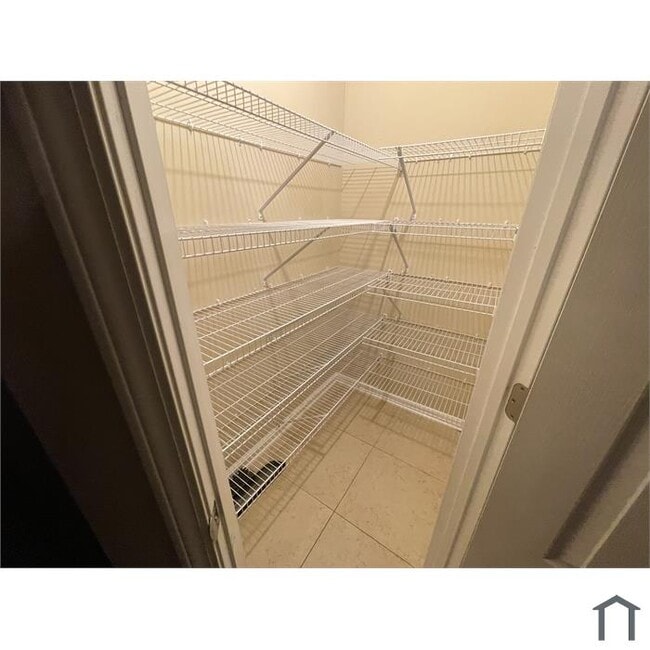 Photo - 408 Walnut Dr