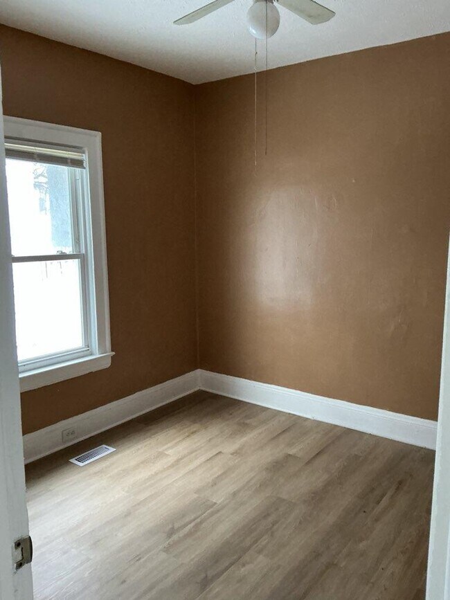 Photo - 4233 Valley Rd