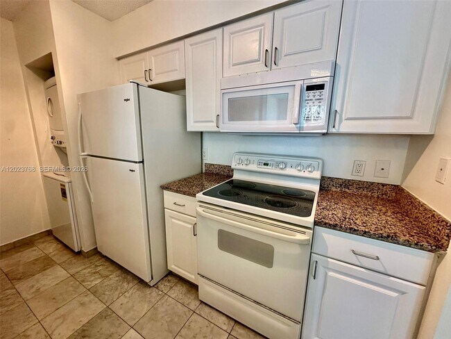 Photo - 1155 Brickell Bay Dr Unit 905