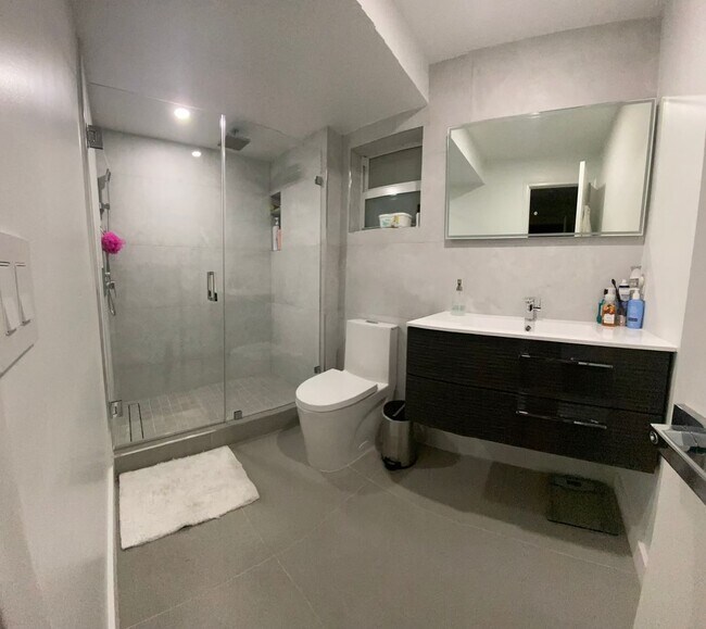 Photo - 901 NE 14th Ave Unit 506