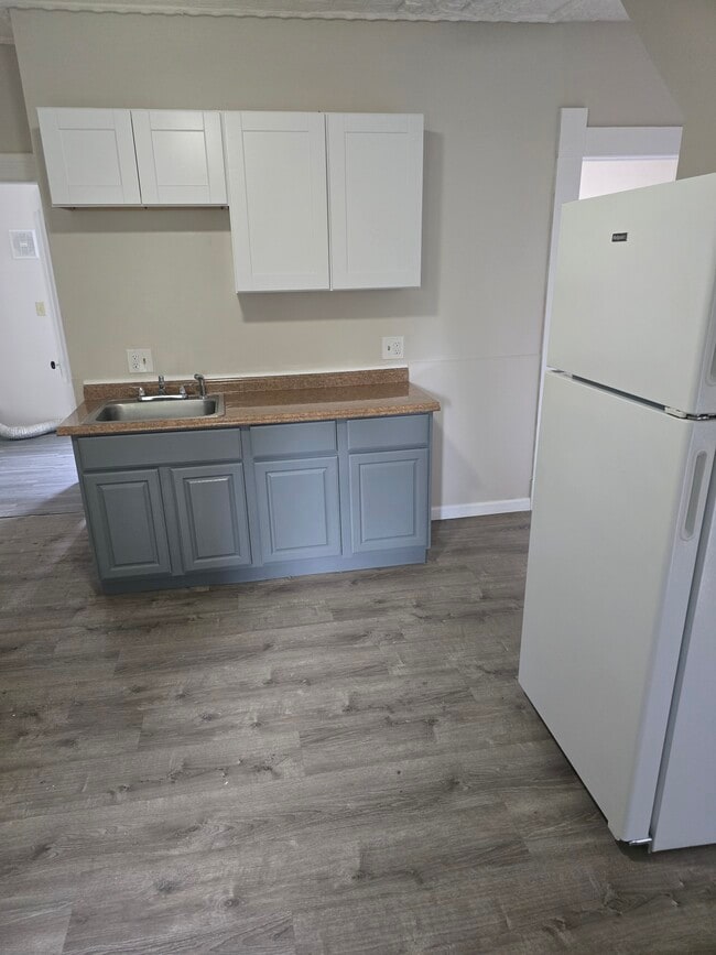 Building Photo - 331 Main St Unit 331 Main ST 1