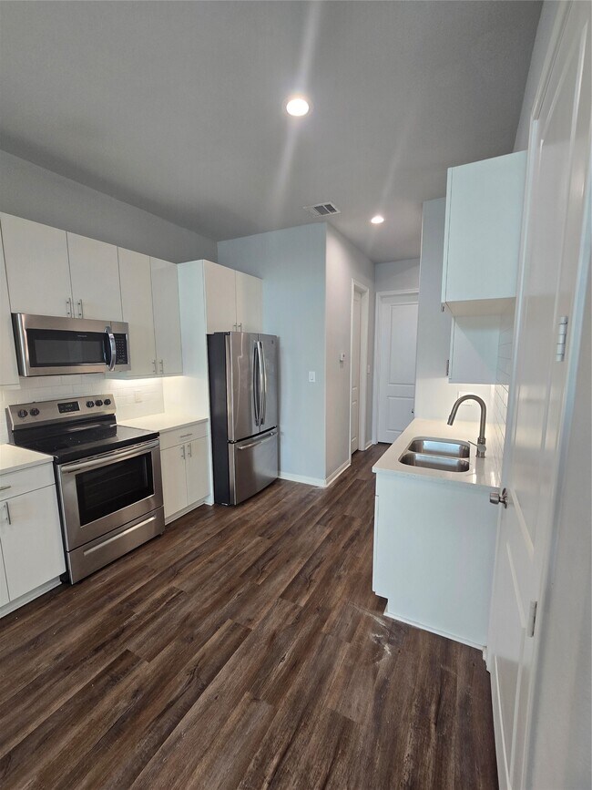 Photo - 4902 Paradigm Ln