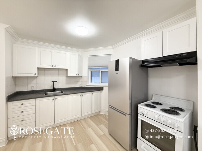 Photo - All-Inclusive 1-Bedroom Apartment with Internet & Parking – York Unité 1