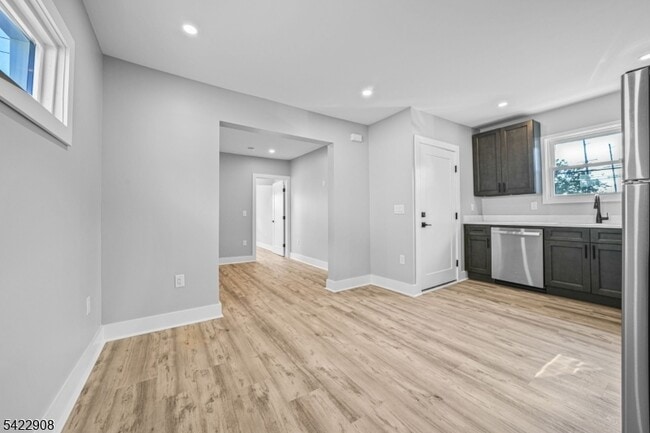 Photo - 100 Kansas St