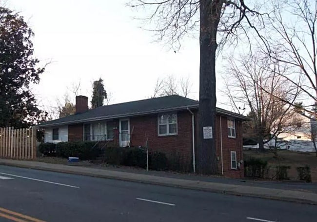 Photo - 1521 Cherry Ave Apartment